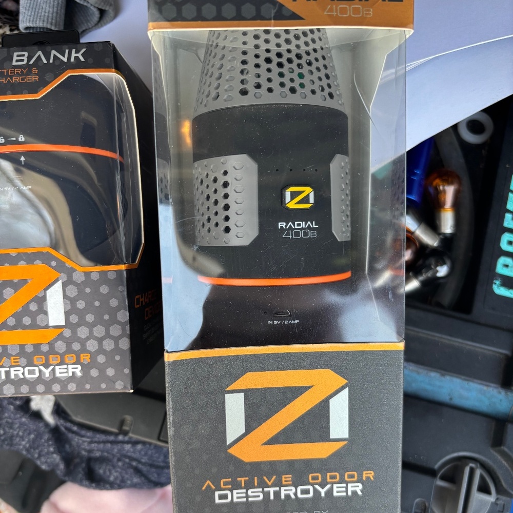 ScentLok® OZ Radial Ozone Generator + Power Bank - Picture 2 of 8